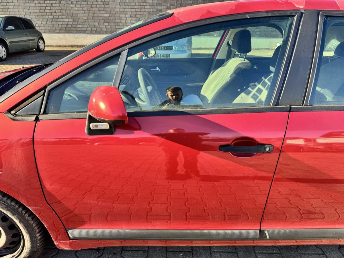 Citroen C4 original T&uuml;r vorn links EKQ Luziferrot 5-T&uuml;rer Rohbau Bj.2007